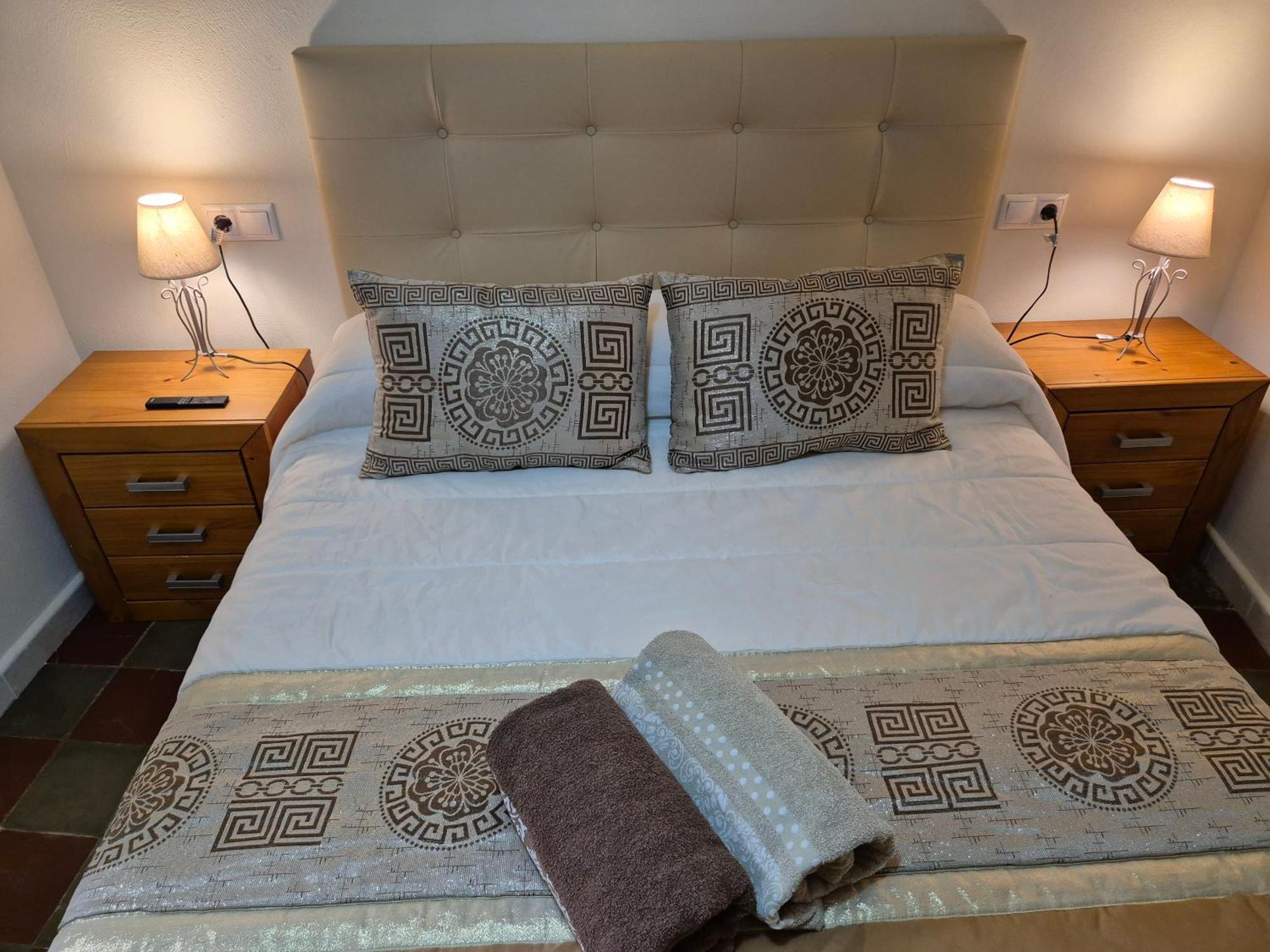 Grupo Garcia De Paredes Apartamentos Turisticos Trujillo Exteriör bild
